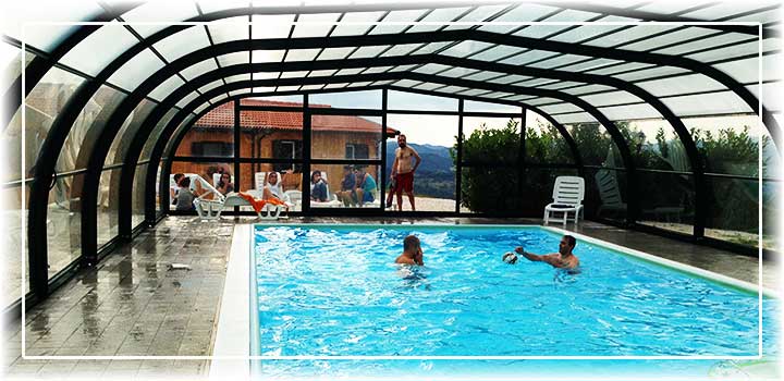 Agriturismo marche con piscina coperta chiciabocca Piscina al coperto