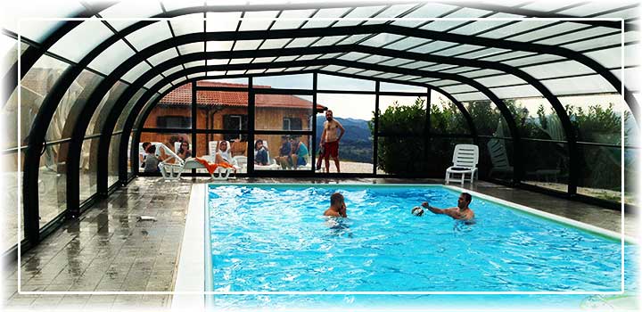 agriturismo-marche-con-piscina-coperta