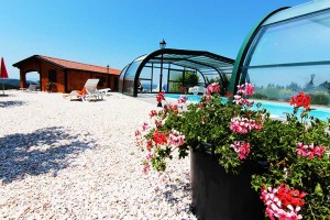 agriturismo-marche-con-piscina-coperta-1